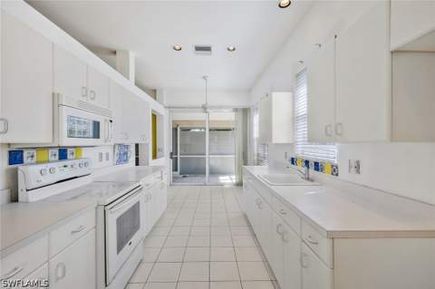 6522 Ilex Cir, Naples FL - photo 8 of 19