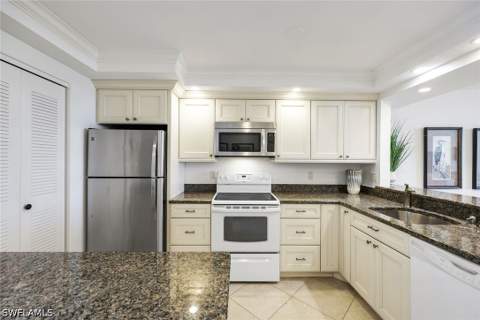 591 Seaview Ct A603, Marco Island FL - photo 17 of 34