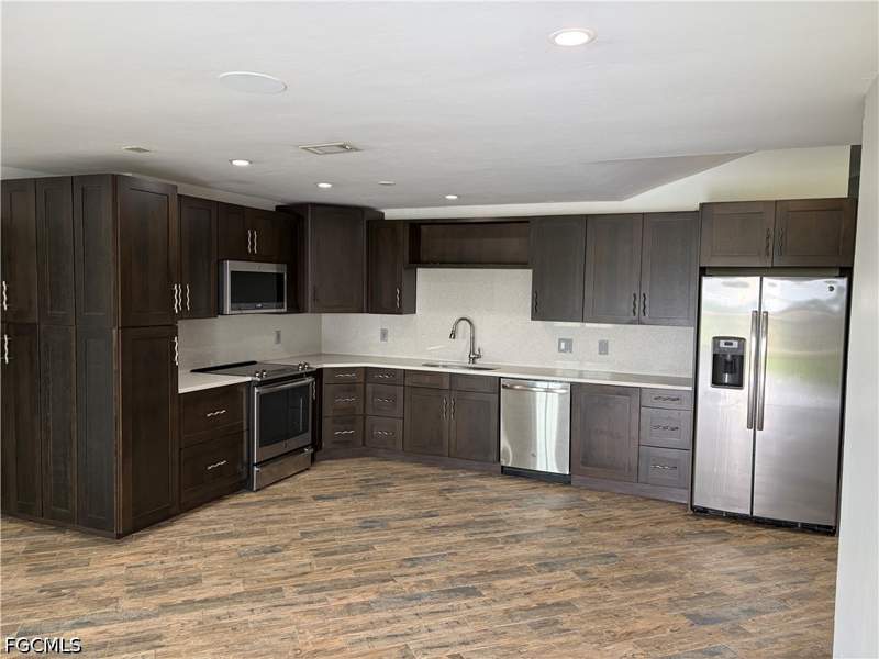 3 bedroom SingleFamilyResidence at 18521 Leetana Rd, North Fort Myers, North Fort Myers — photo 4