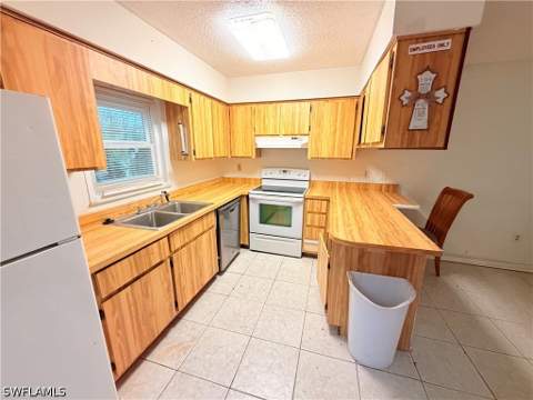 17983 San Juan Ct 3, Fort Myers FL - photo 6 of 15