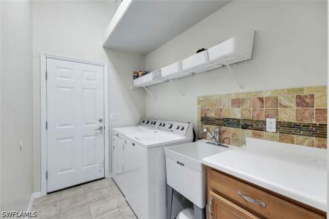 2095 Sagebrush Cir, Naples FL - photo 23 of 35