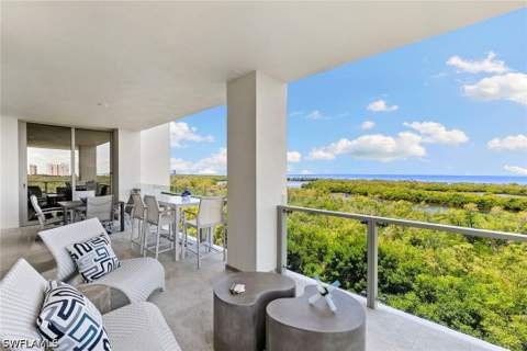 6897 Grenadier Blvd 704, Naples FL - photo 7 of 47