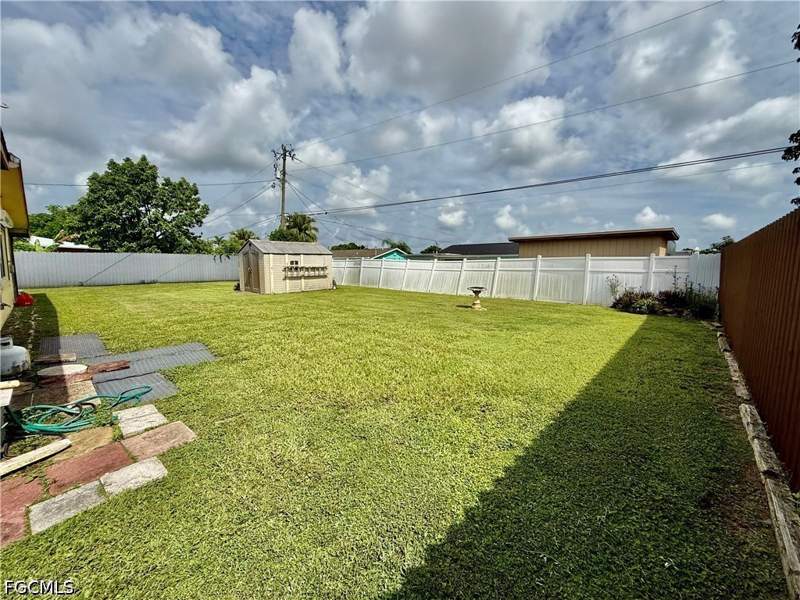 3 bedroom SingleFamilyResidence at 1219 Dunndale St, Wedgewood, Lehigh Acres — photo 2
