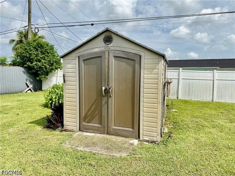 3 bedroom SingleFamilyResidence at 1219 Dunndale St, Wedgewood, Lehigh Acres — photo 4