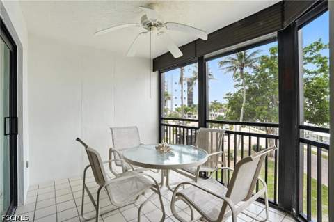 4265 Bay Beach Ln 226, Fort Myers Beach FL - photo 23 of 31