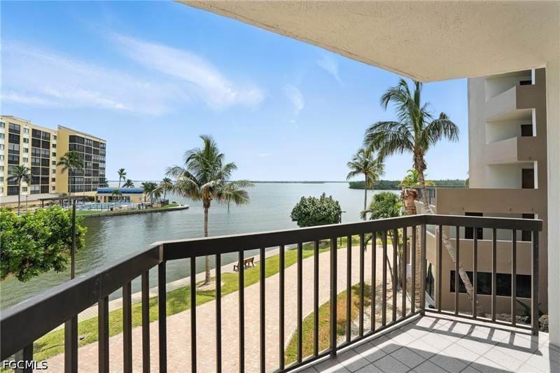 2 bedroom Condominium at 4265 Bay Beach Ln 226, Harbour Pointe Condo, Fort Myers Beach — photo 3