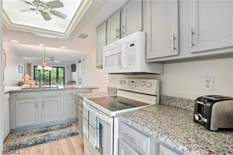 4265 Bay Beach Ln 226, Fort Myers Beach FL - photo 6 of 31