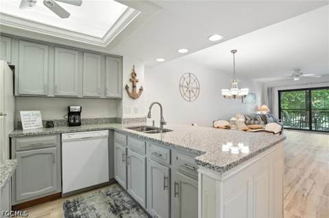 4265 Bay Beach Ln 226, Fort Myers Beach FL - photo 7 of 31