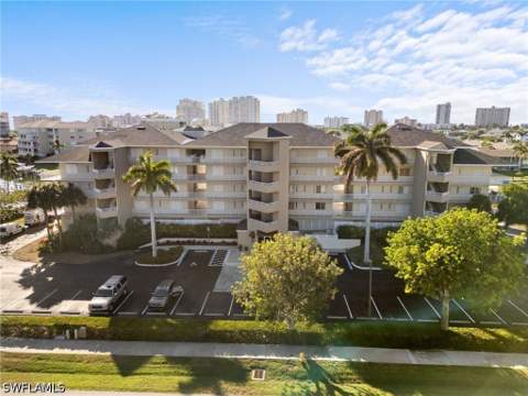 870 Collier Ct 406, Marco Island FL - photo 22 of 24