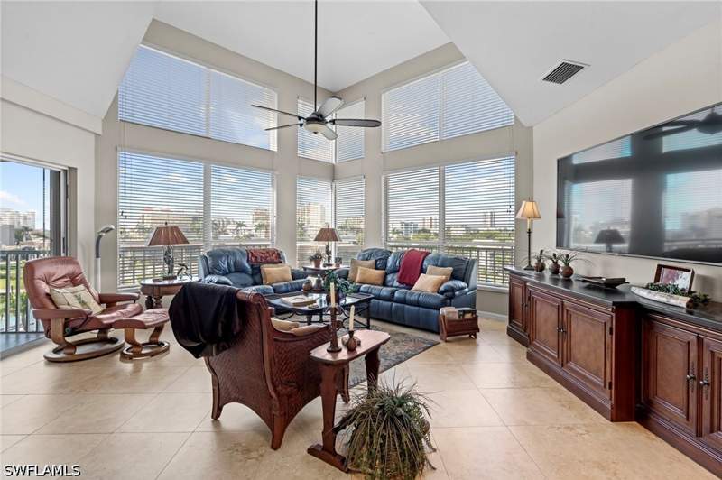3 bedroom Condominium at 870 Collier Ct 406, Boat Club Of Marco Island, Marco Island — photo 3