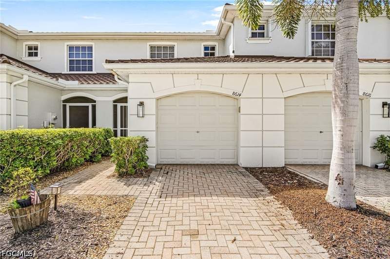 2 bedroom Townhouse at 8614 Athena Ct, Olympia Pointe, Lehigh Acres — photo 3
