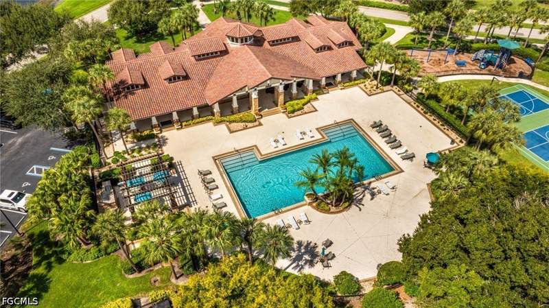 4 bedroom SingleFamilyResidence at 10852 Essex Square Blvd, Hampton Park, Fort Myers — photo 2