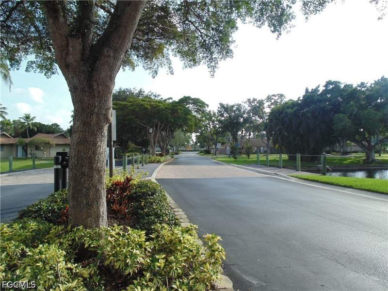 2 bedroom Townhouse at 4289 Island Cir 3C, Caloosa Bayview, Fort Myers — photo 3