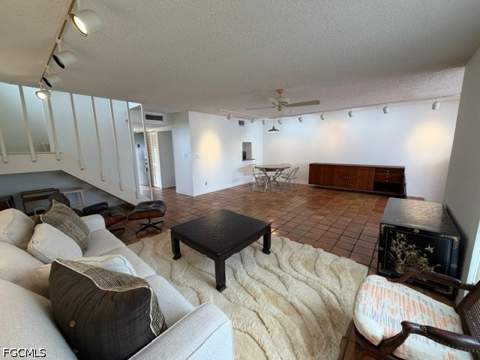 4289 Island Cir 3C, Fort Myers FL - photo 7 of 38