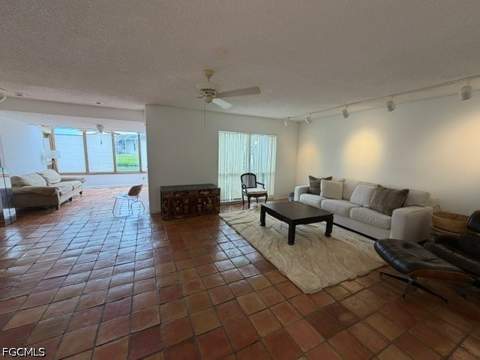4289 Island Cir 3C, Fort Myers FL - photo 9 of 38