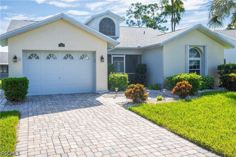 2 bedroom SingleFamilyResidence at 3437 Clubview Dr, Sabal Springs Golf And Racquet Club, North Fort Myers — photo 3