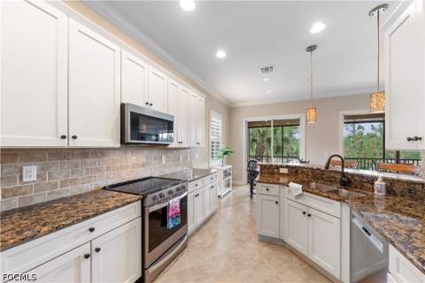 10351 Glastonbury Cir 201, Fort Myers FL - photo 8 of 50