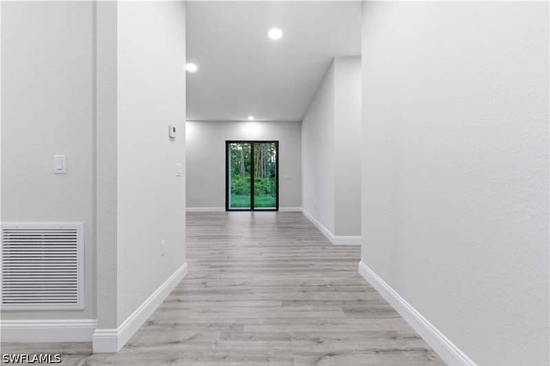 3 bedroom SingleFamilyResidence at 923 Milwaukee Blvd, Lehigh Acres, Lehigh Acres — photo 4