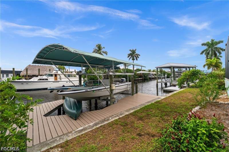 3 bedroom SingleFamilyResidence at 2478 Baybreeze St, Pine Island Shores Unit 5, St James City — photo 4