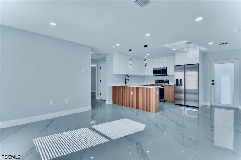3 bedroom SingleFamilyResidence at 1019 Columbus Blvd S, Lehigh Acres, Lehigh Acres — photo 3