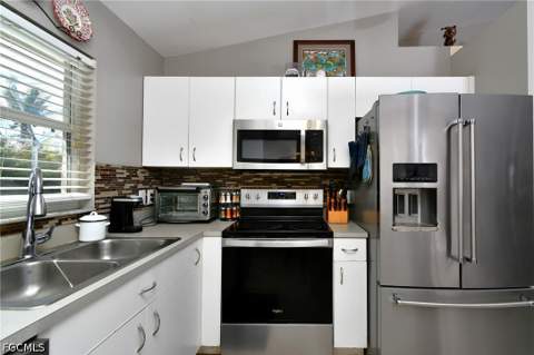 97 Blackstone Dr, Fort Myers FL - photo 10 of 35