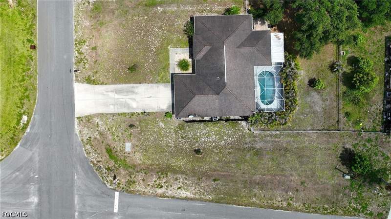 3 bedroom SingleFamilyResidence at 97 Blackstone Dr, Mirror Lakes, Fort Myers — photo 3