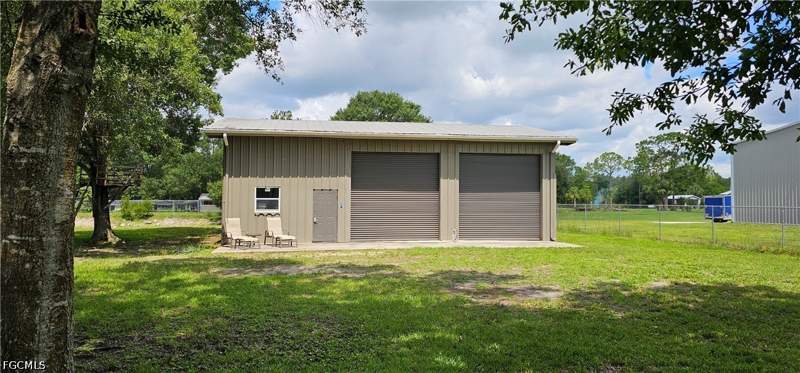 4 bedroom SingleFamilyResidence at 20101 Huffmaster Rd, North Fort Myers, North Fort Myers — photo 4