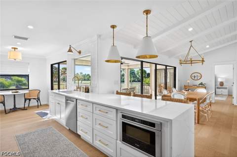 1304 Par View Dr, Sanibel FL - photo 8 of 38