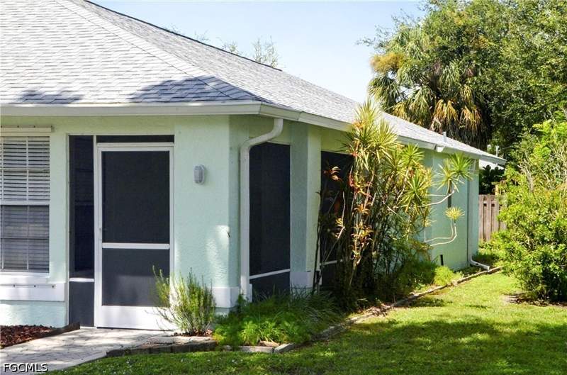 3 bedroom SingleFamilyResidence at 13531 Fern Trail Dr, Willow Creek, North Fort Myers — photo 2