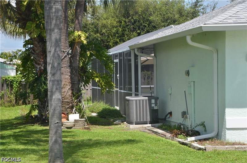 3 bedroom SingleFamilyResidence at 13531 Fern Trail Dr, Willow Creek, North Fort Myers — photo 3