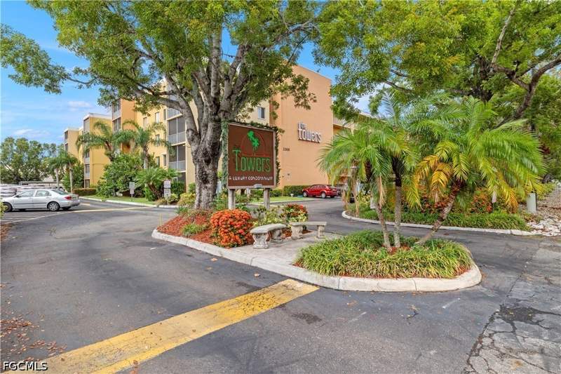 1 bedroom Condominium at 2366 E Mall Dr 213, Towers Condo, Fort Myers — photo 2