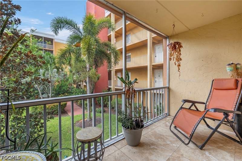 1 bedroom Condominium at 2366 E Mall Dr 213, Towers Condo, Fort Myers — photo 3