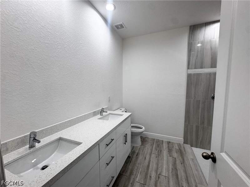 3 bedroom SingleFamilyResidence at 3117 Memphis Ln, Labelle, Labelle — photo 3