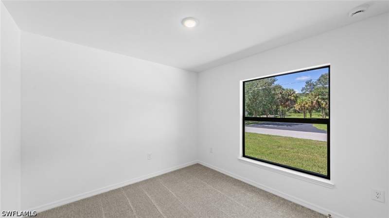 3 bedroom SingleFamilyResidence at 313 NE 24th Ter, Cape Coral, Cape Coral — photo 3