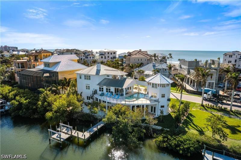 4 bedroom SingleFamilyResidence at 220 Barefoot Beach Blvd, Barefoot Beach, Bonita Springs — photo 2