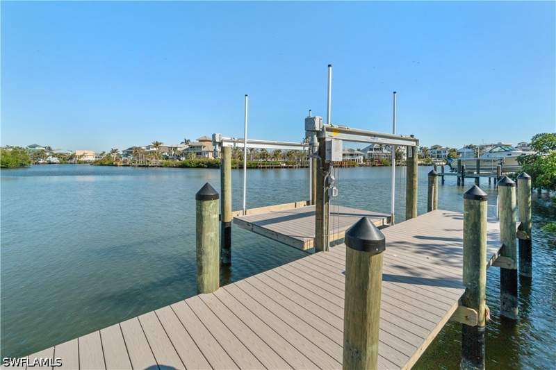 4 bedroom SingleFamilyResidence at 220 Barefoot Beach Blvd, Barefoot Beach, Bonita Springs — photo 5