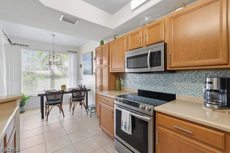 2 bedroom Condominium at 10332 Whispering Palms Dr 1806, Whispering Palms, Fort Myers — photo 5