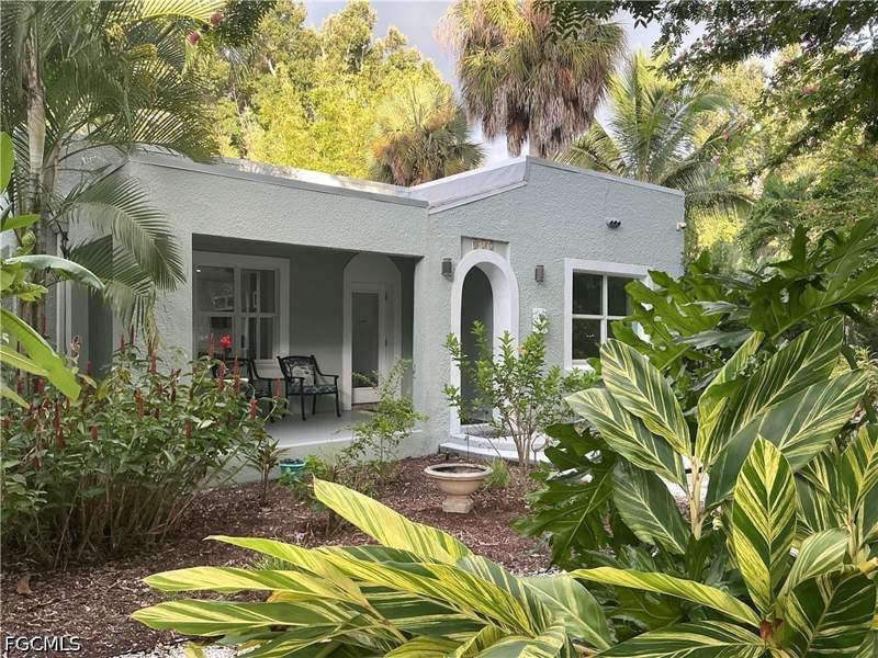 3 bedroom SingleFamilyResidence at 817/825 Julia St, Hendry Estates, Fort Myers — photo 3