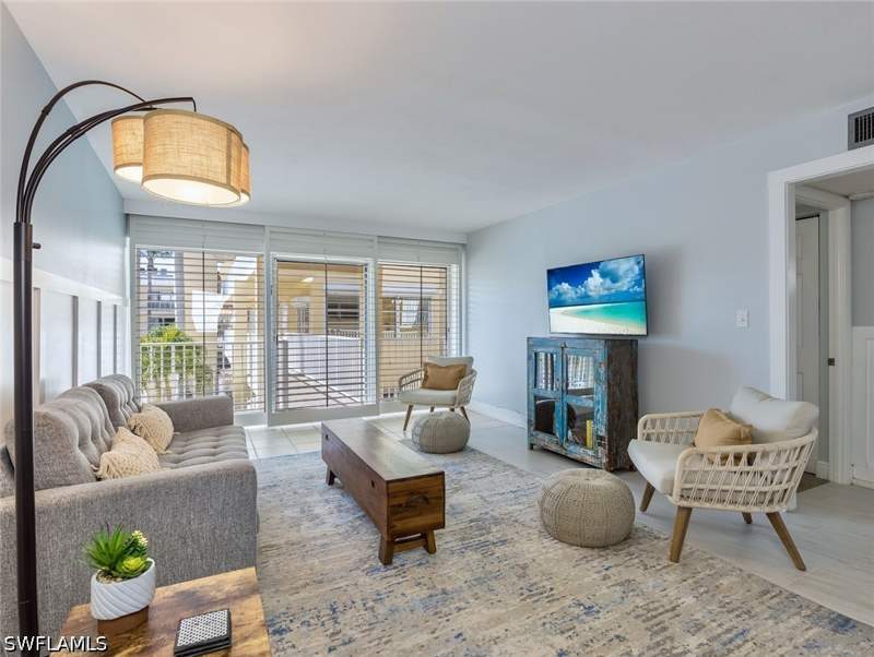 2 bedroom Condominium at 1100 8th Ave S 204A, Marina Manor, Naples — photo 3