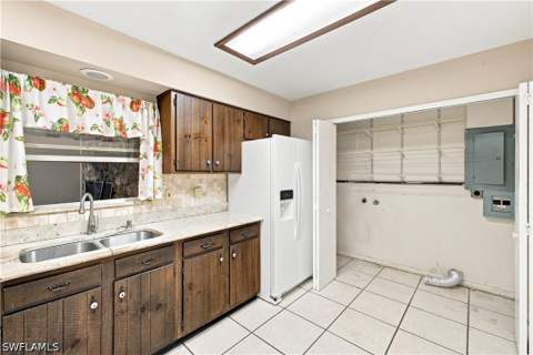 5290 Cypress Ln, Naples FL - photo 10 of 36