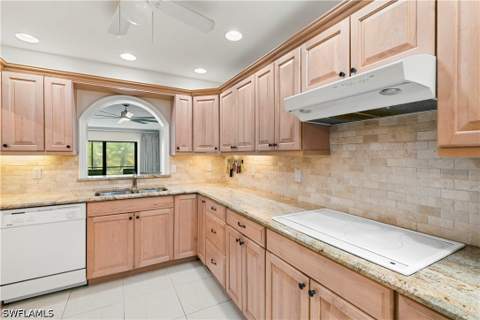 1050 6th St S 1050, Naples FL - photo 12 of 34