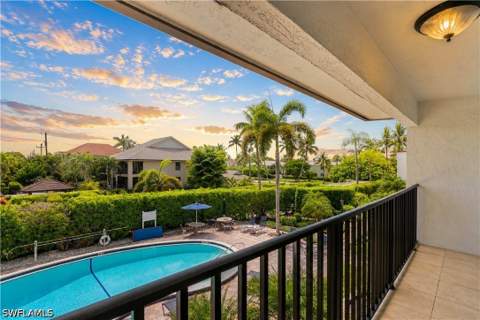 1050 6th St S 1050, Naples FL - photo 22 of 34