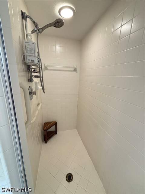2103 Tama Cir 101, Naples FL - photo 16 of 37