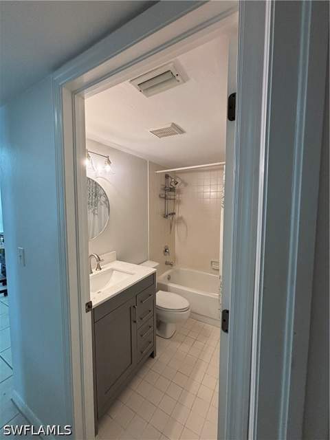 2103 Tama Cir 101, Naples FL - photo 22 of 37
