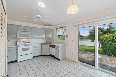 3657 Kent Dr, Naples FL - photo 9 of 36