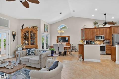 16320 Kelly Woods Dr, Fort Myers FL - photo 6 of 38