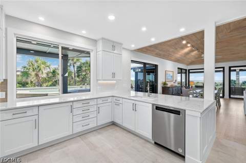 5079 Joewood Dr, Sanibel FL - photo 12 of 46