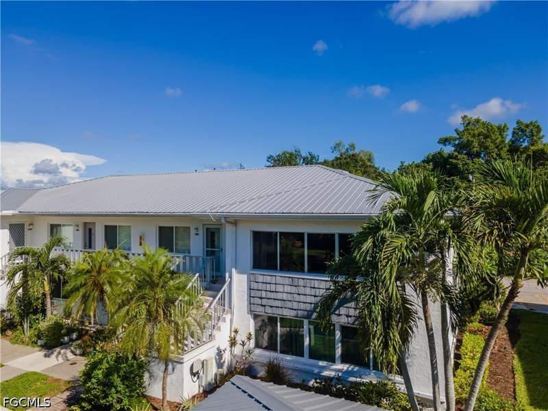 2 bedroom Condominium at 431 Van Buren St B8, Seminole Garden Apartments, Fort Myers — photo 3