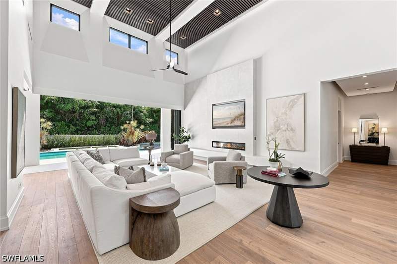 5 bedroom SingleFamilyResidence at 1300 Nautilus Rd, Coquina Sands, Naples — photo 2
