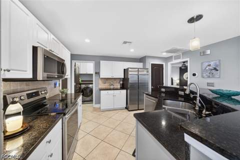 2238 NW 8th Ter, Cape Coral FL - photo 11 of 37